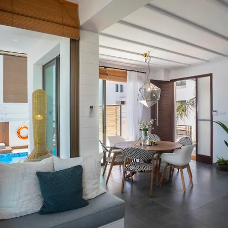 Chris Le Mare Luxury *