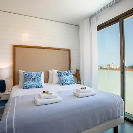 Chris Le Mare Luxury