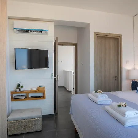 Chris Le Mare Luxury * Pernera