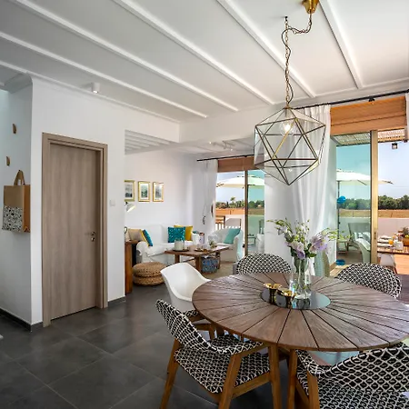Chris Le Mare Luxury *